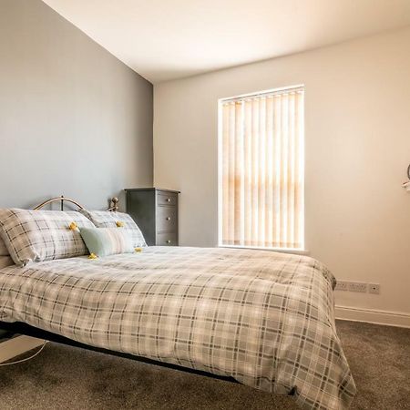 Platform Avenues Apartment 2 With Free Street Parking Kingston upon Hull Eksteriør bilde