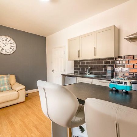 Platform Avenues Apartment 2 With Free Street Parking Kingston upon Hull Eksteriør bilde