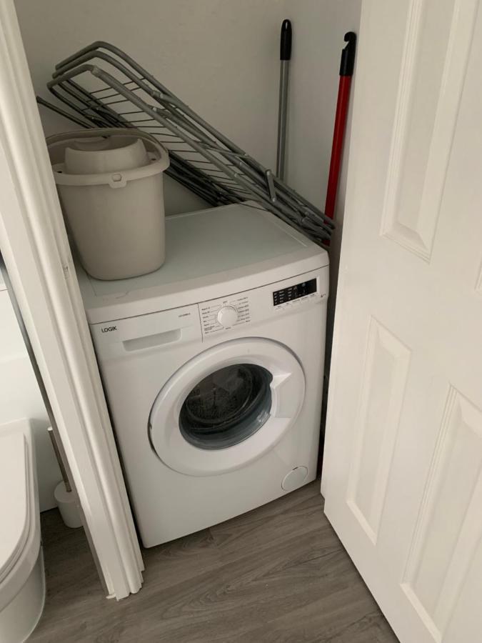 Platform Avenues Apartment 2 With Free Street Parking Kingston upon Hull Eksteriør bilde
