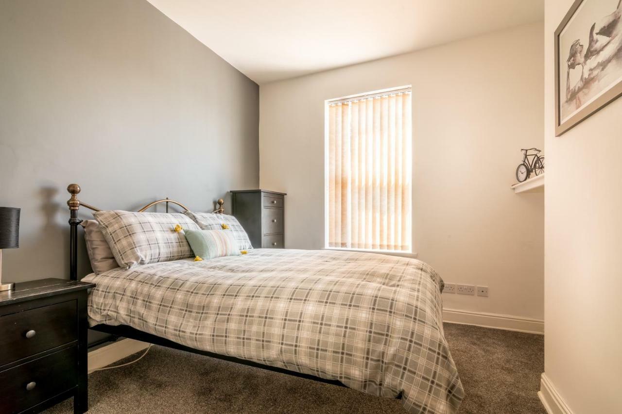 Platform Avenues Apartment 2 With Free Street Parking Kingston upon Hull Eksteriør bilde